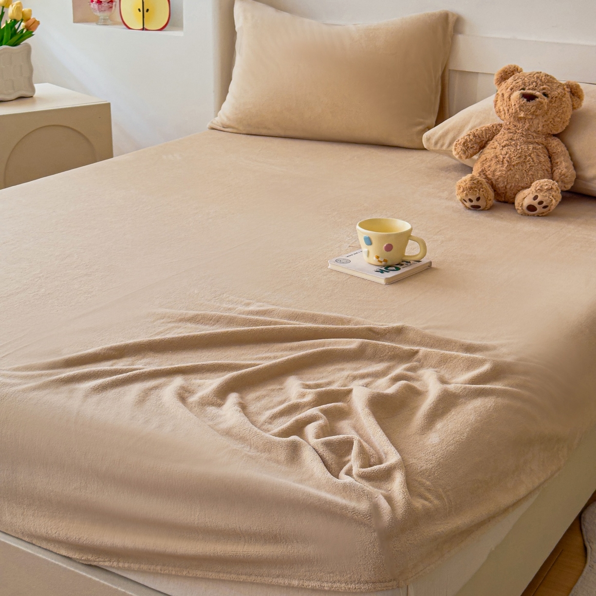 91家纺网 家纺一手货源 找家纺 富阿娜家纺 2025新款牛奶绒纯色床笠三件套 暖米杏