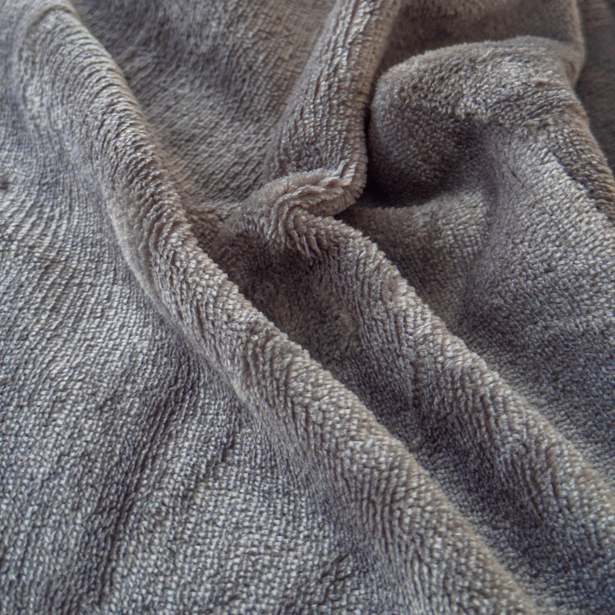 91家纺网 家纺一手货源 找家纺 富阿娜家纺 2025新款牛奶绒纯色床笠三件套 深灰