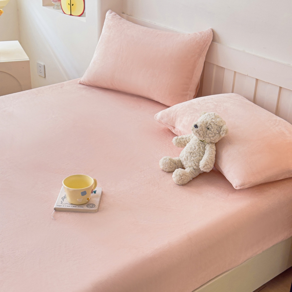 91家纺网 家纺一手货源 找家纺 富阿娜家纺 2025新款牛奶绒纯色床笠三件套 樱花粉