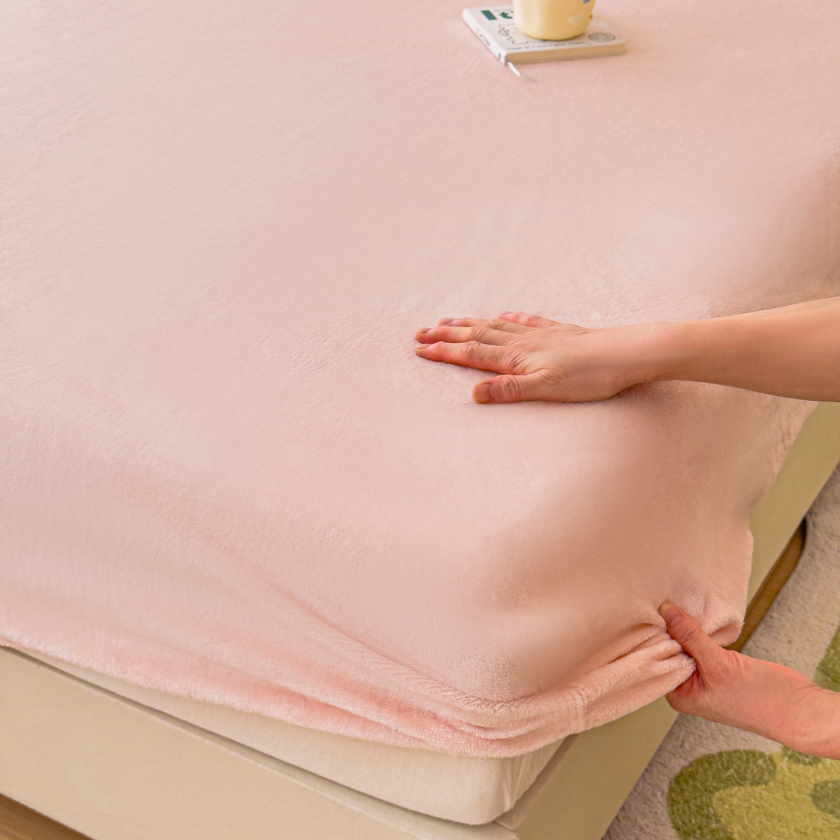 91家纺网 家纺一手货源 找家纺 富阿娜家纺 2025新款牛奶绒纯色床笠三件套 樱花粉