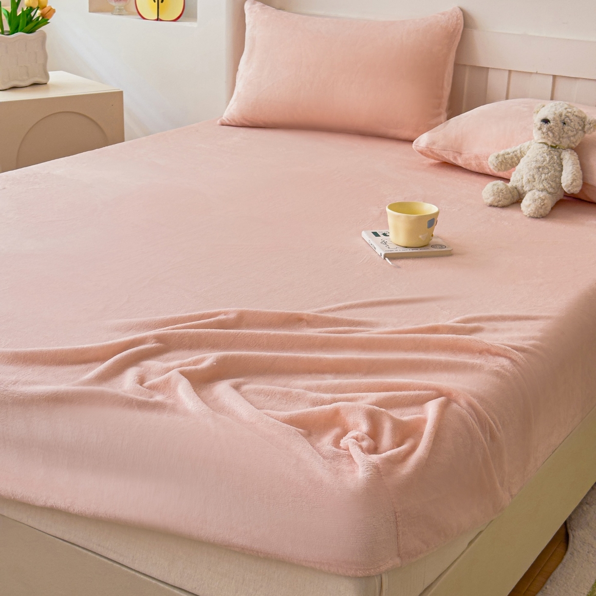 91家纺网 家纺一手货源 找家纺 富阿娜家纺 2025新款牛奶绒纯色床笠三件套 樱花粉