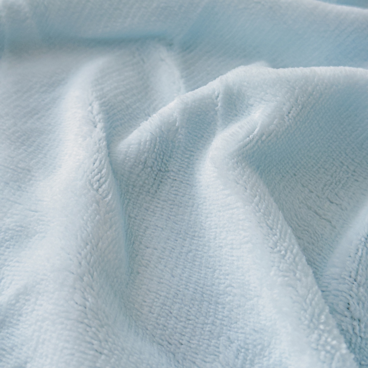 91家纺网 家纺一手货源 找家纺 富阿娜家纺 2025新款牛奶绒纯色床笠三件套 月光蓝