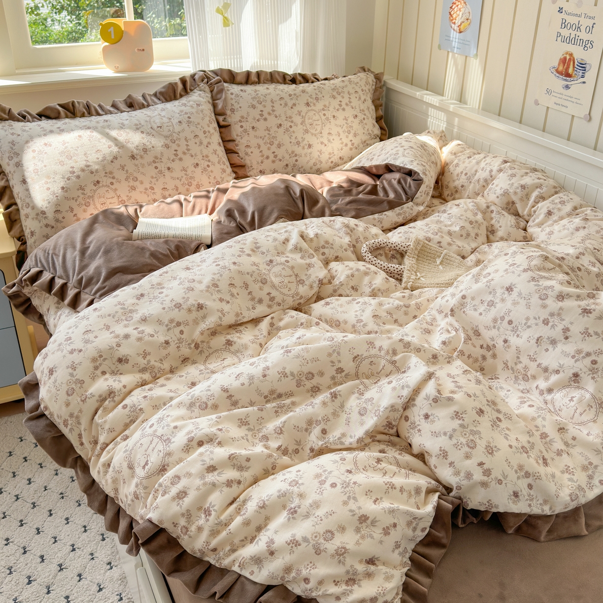 91家纺网 家纺一手货源 找家纺 淑女公社家纺 2025秋冬新款纯棉双层纱加韩国绒四件套 花园秘兔 咖