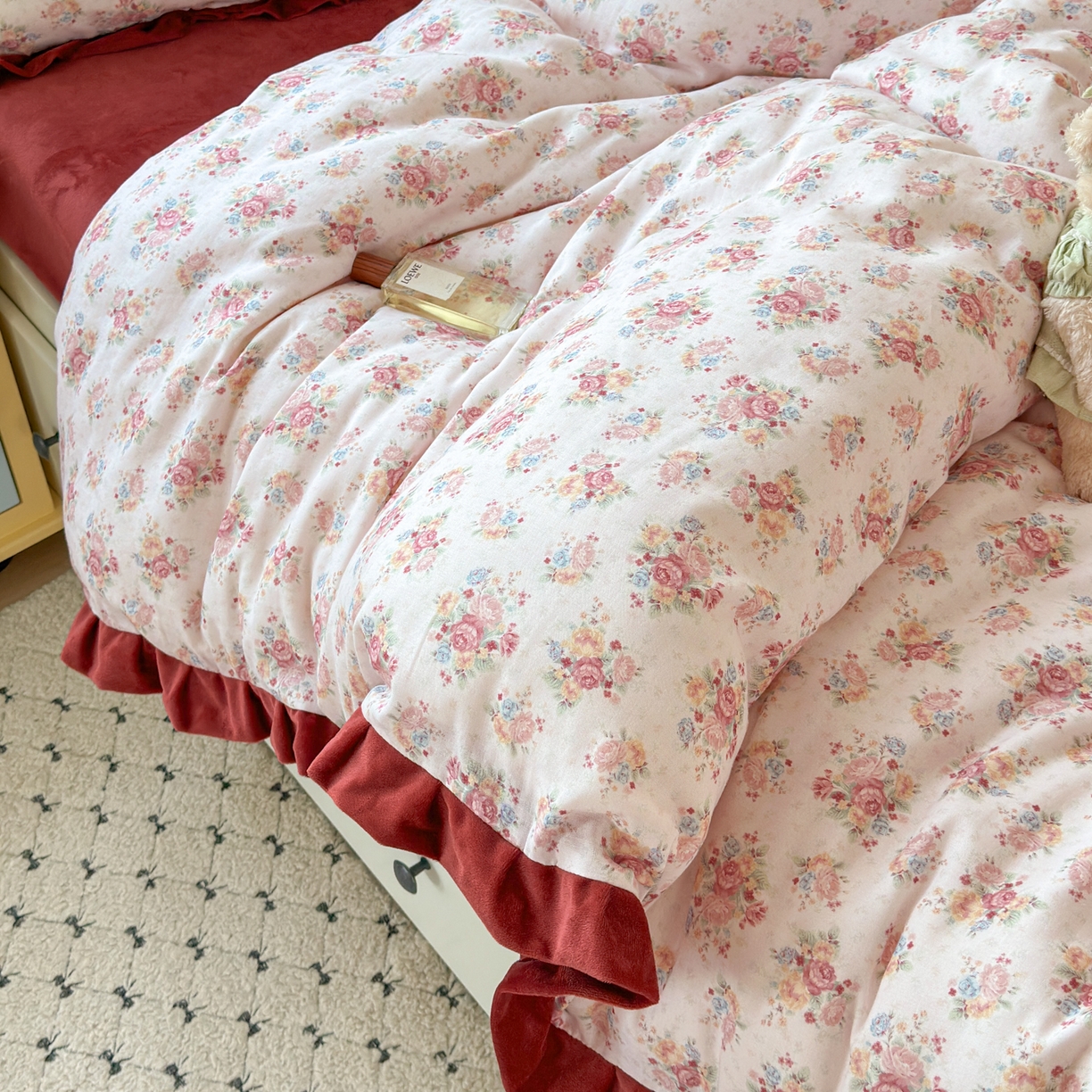 91家纺网 家纺一手货源 找家纺 淑女公社家纺 2025秋冬新款纯棉双层纱加韩国绒四件套 繁花