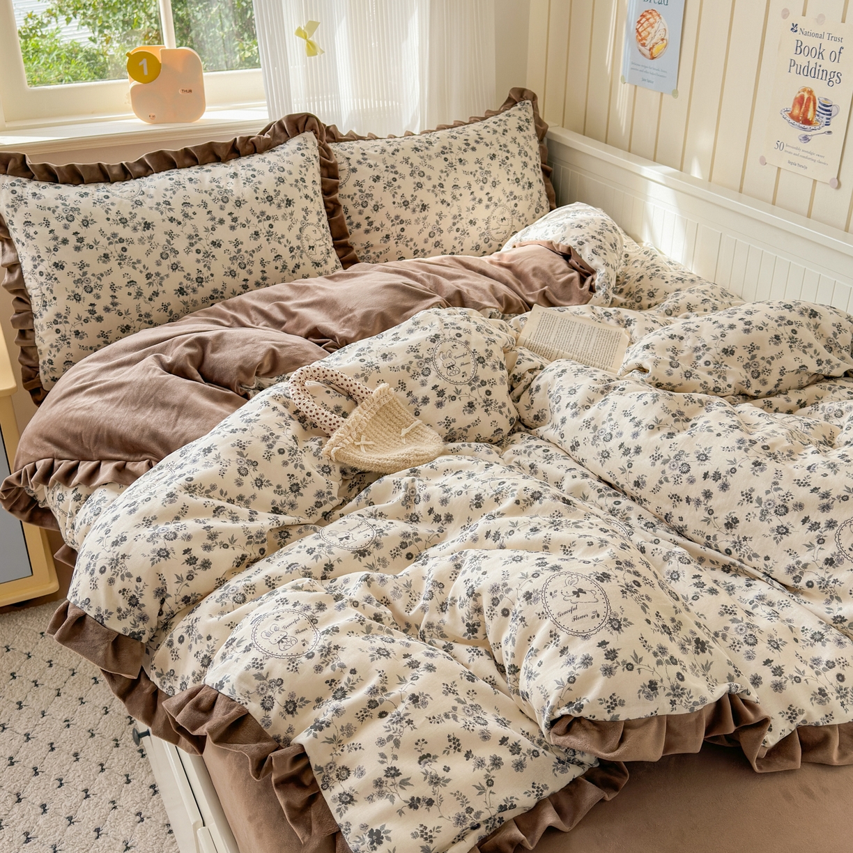 91家纺网 家纺一手货源 找家纺 淑女公社家纺 2025秋冬新款纯棉双层纱加韩国绒四件套 花园秘兔灰