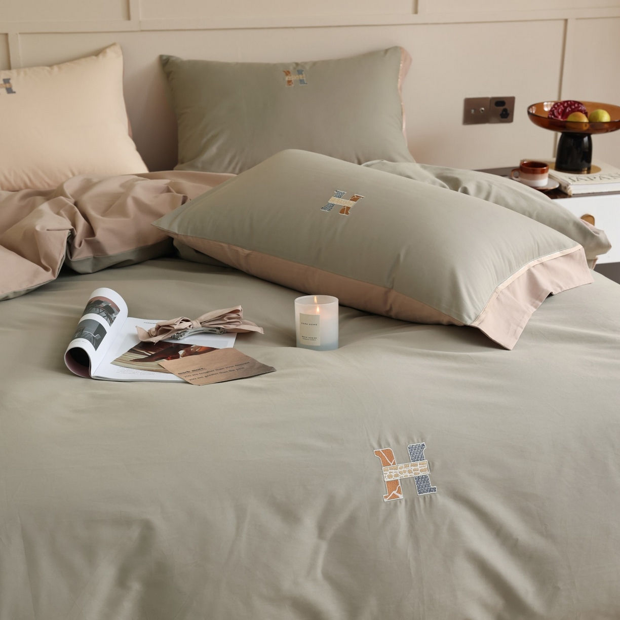 91家纺网 家纺一手货源 找家纺 初拾 2025新款全棉磨毛小资系列绣花四件套-纽约日报（控价不低于368元 会员减 20） 纽约日报-抹茶慕斯