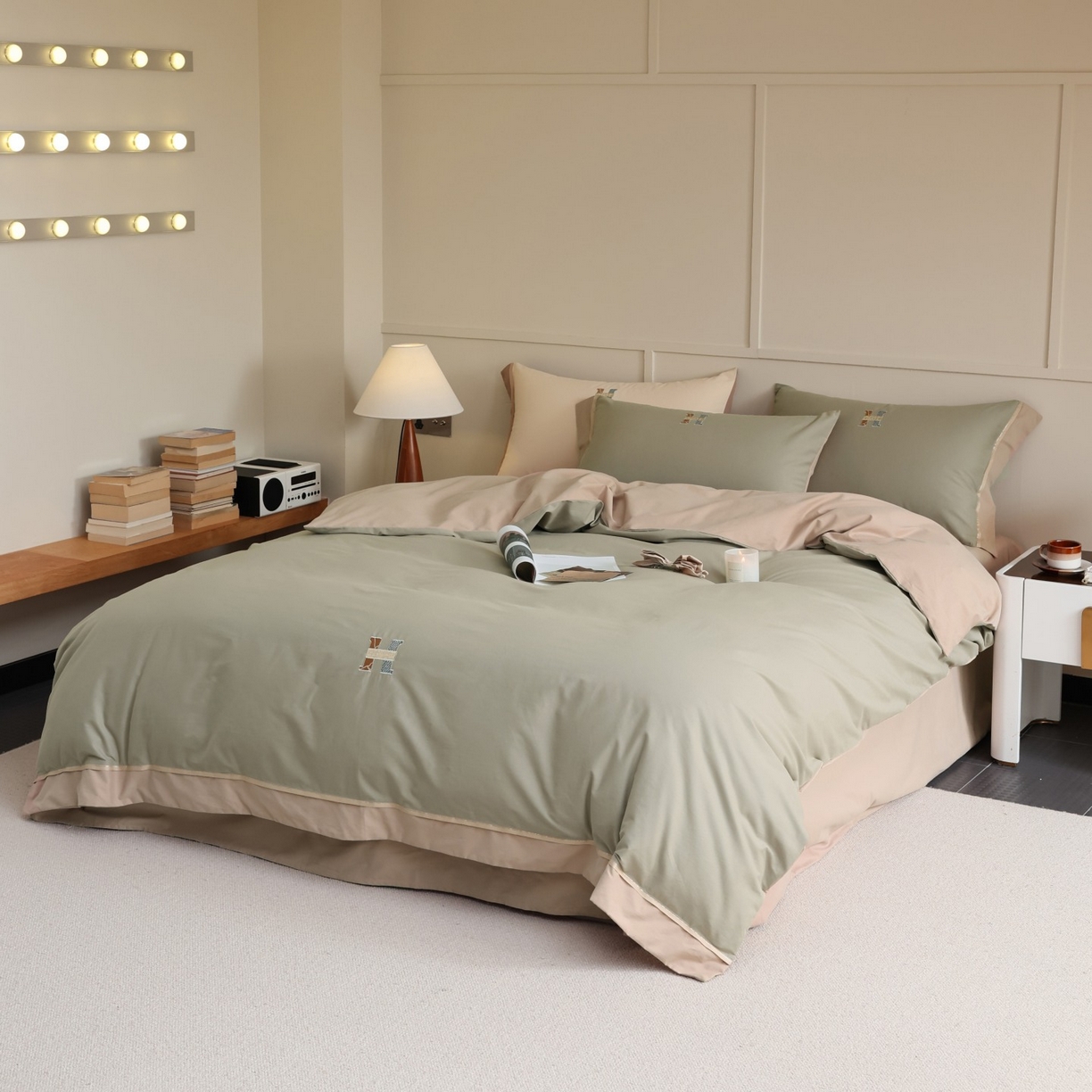 91家纺网 家纺一手货源 找家纺 初拾 2025新款全棉磨毛小资系列绣花四件套-纽约日报（控价不低于368元 会员减 20） 纽约日报-抹茶慕斯