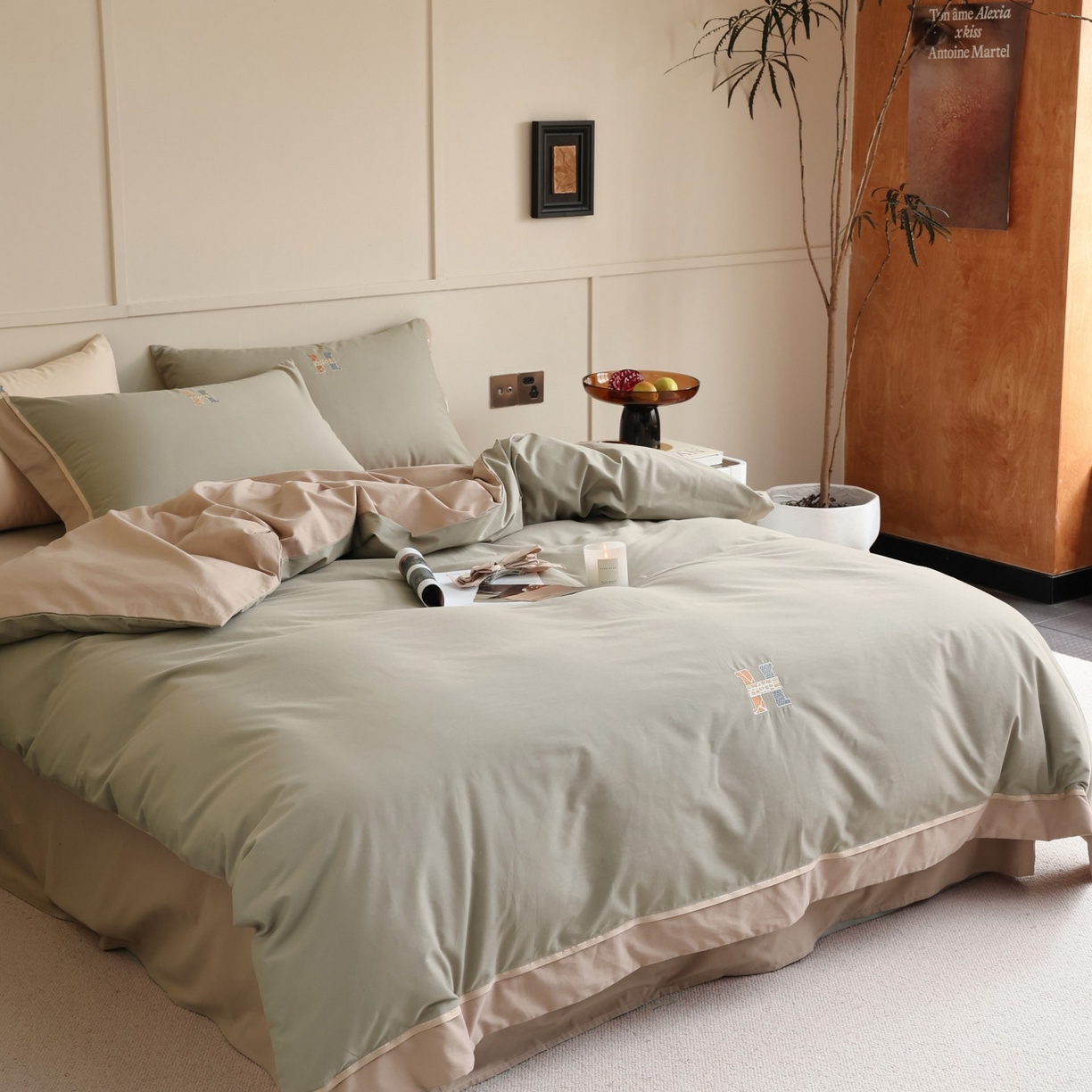 91家纺网 家纺一手货源 找家纺 初拾 2025新款全棉磨毛小资系列绣花四件套-纽约日报（控价不低于368元 会员减 20） 纽约日报-抹茶慕斯