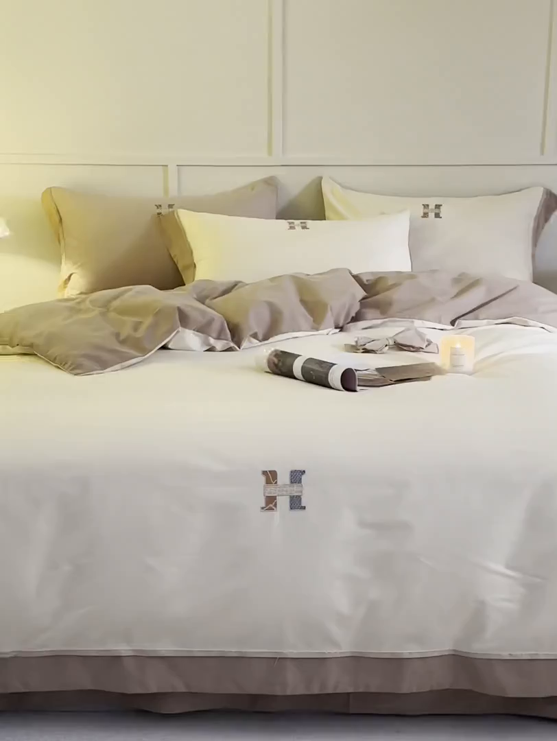 91家纺网 家纺一手货源 找家纺 初拾 2025新款全棉磨毛小资系列绣花四件套-纽约日报（控价不低于368元 会员减 20） 纽约日报-燕麦拿铁