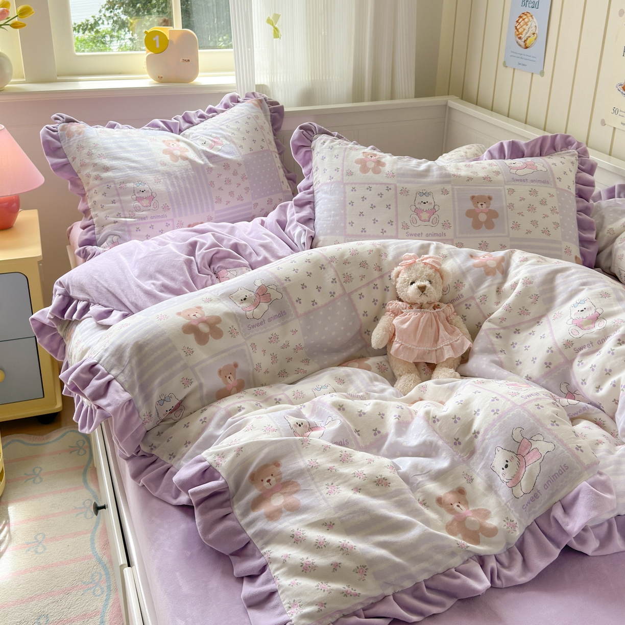 91家纺网 家纺一手货源 找家纺 淑女公社家纺 2025秋冬新款纯棉双层纱加韩国绒四件套 欢乐熊