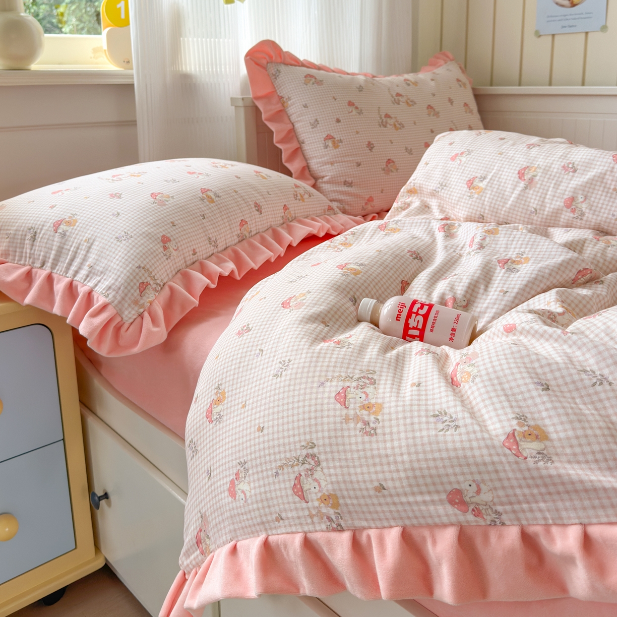 91家纺网 家纺一手货源 找家纺 淑女公社家纺 2025秋冬新款纯棉双层纱加韩国绒四件套 蘑菇小兔