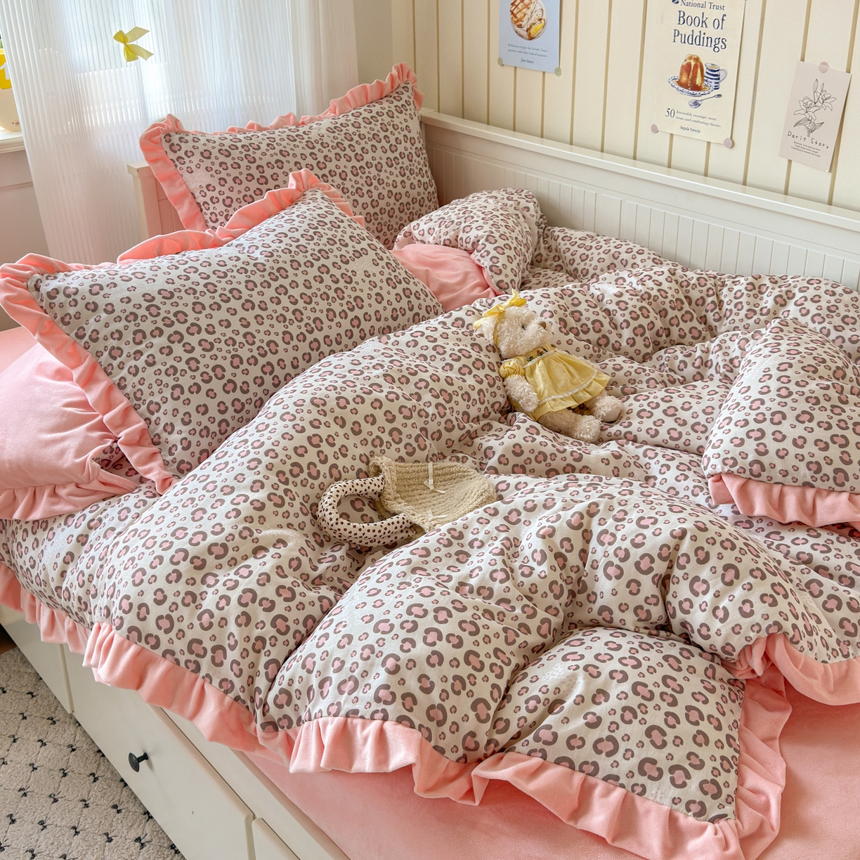 91家纺网 家纺一手货源 找家纺 淑女公社家纺 2025秋冬新款纯棉双层纱加韩国绒四件套 甜酷女孩 粉