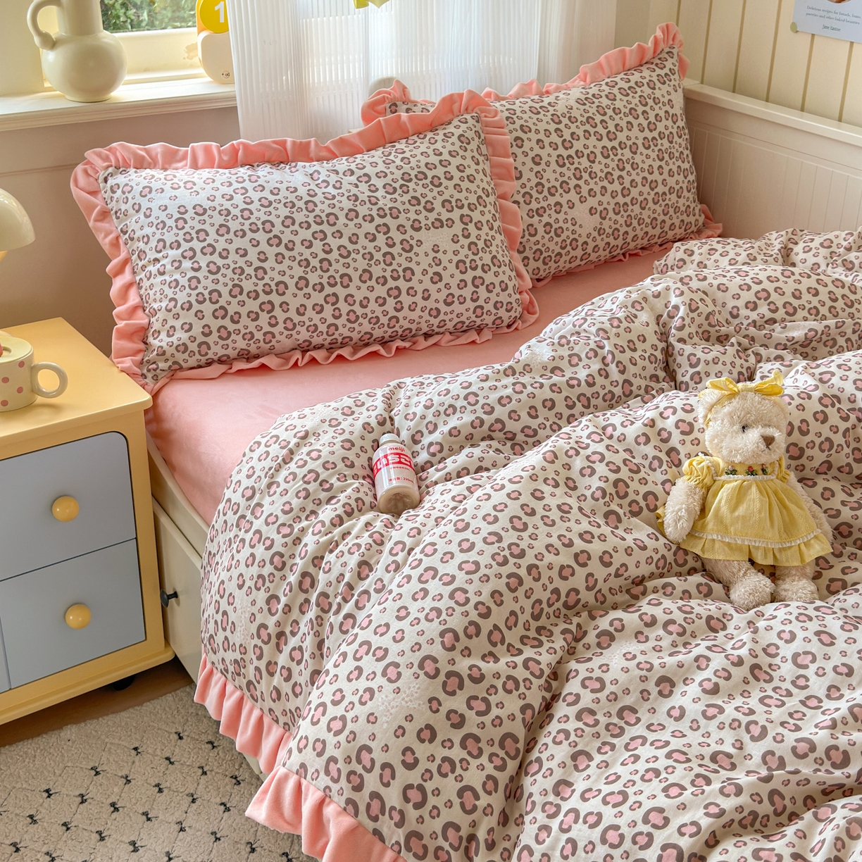 91家纺网 家纺一手货源 找家纺 淑女公社家纺 2025秋冬新款纯棉双层纱加韩国绒四件套 甜酷女孩 粉