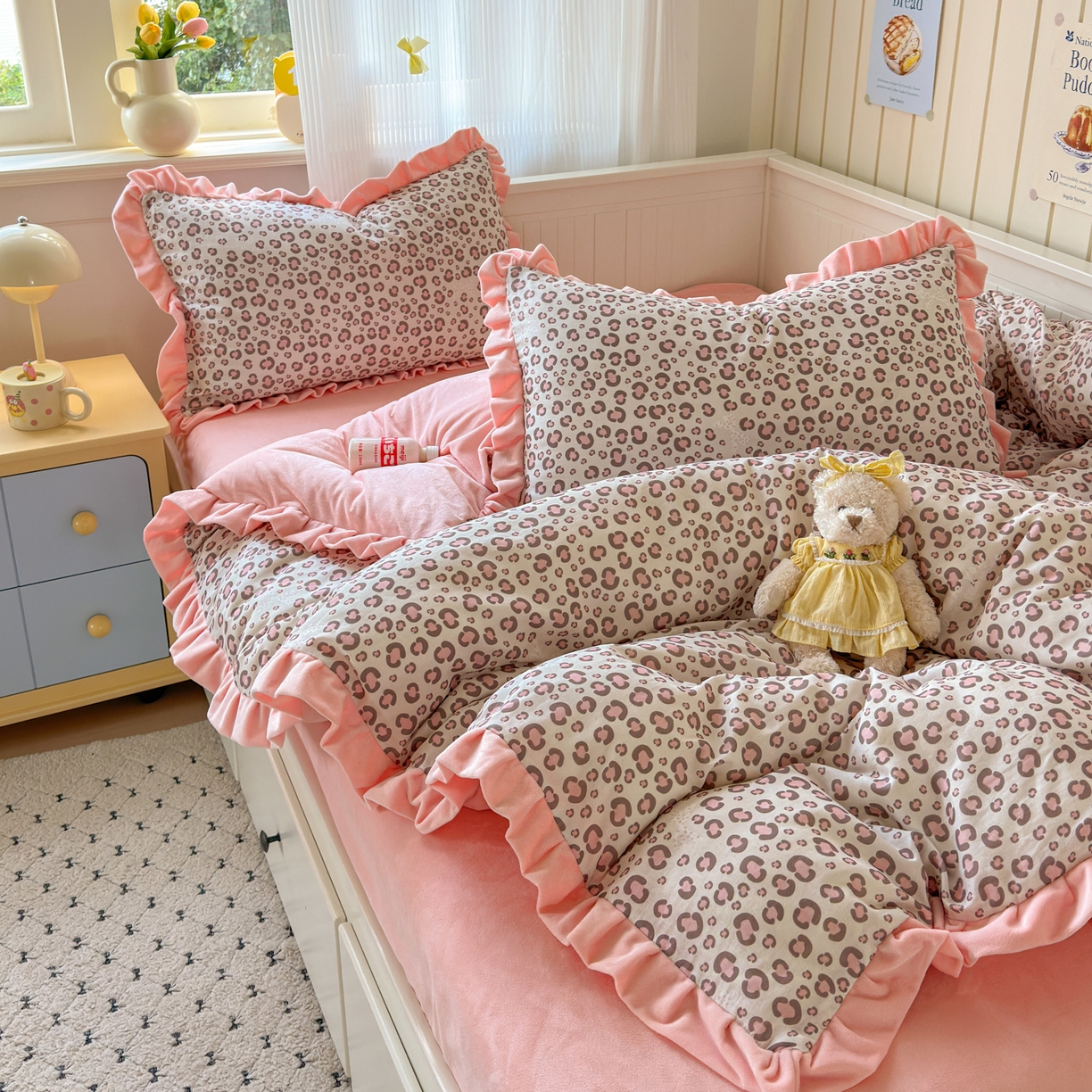 91家纺网 家纺一手货源 找家纺 淑女公社家纺 2025秋冬新款纯棉双层纱加韩国绒四件套 甜酷女孩 粉