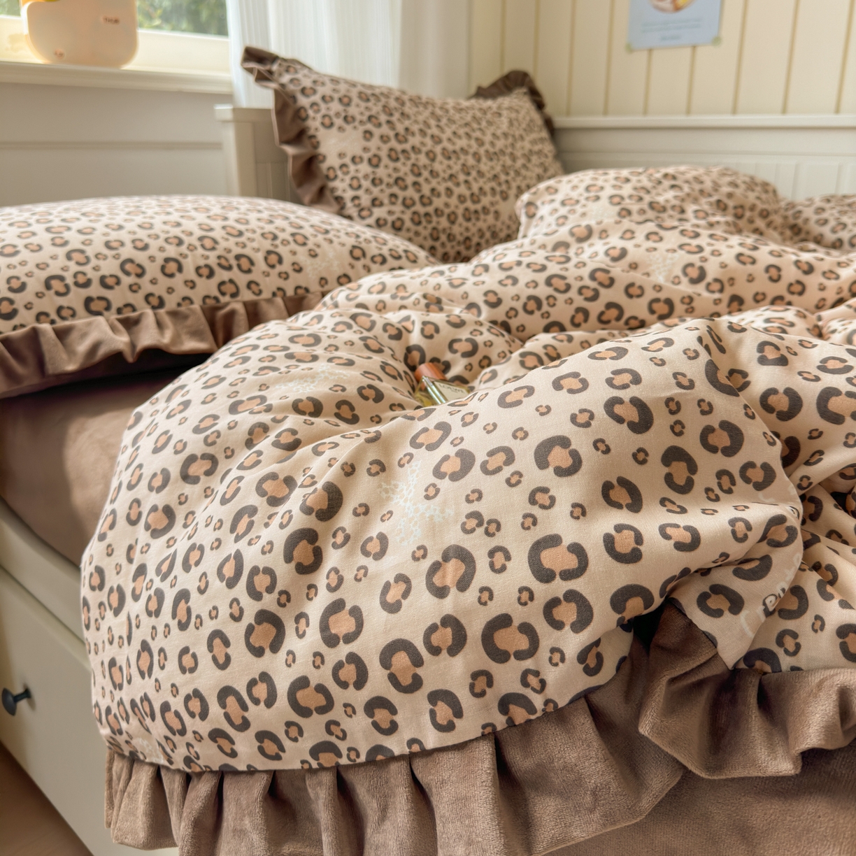 91家纺网 家纺一手货源 找家纺 淑女公社家纺 2025秋冬新款纯棉双层纱加韩国绒四件套 甜酷女孩 咖