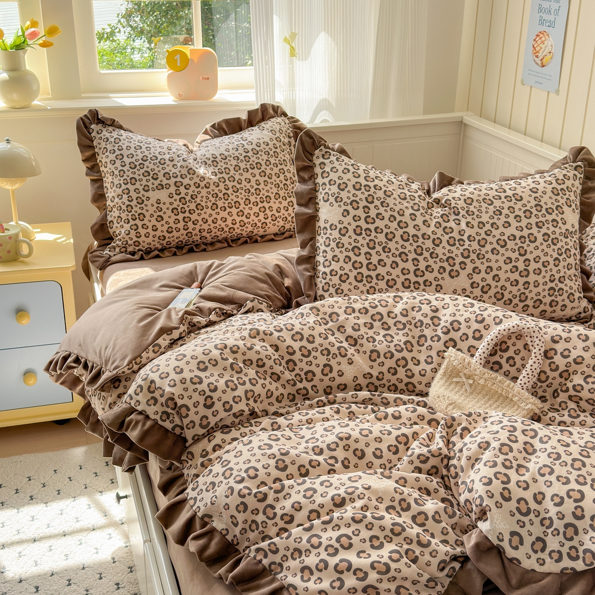 91家纺网 家纺一手货源 找家纺 淑女公社家纺 2025秋冬新款纯棉双层纱加韩国绒四件套 甜酷女孩 咖