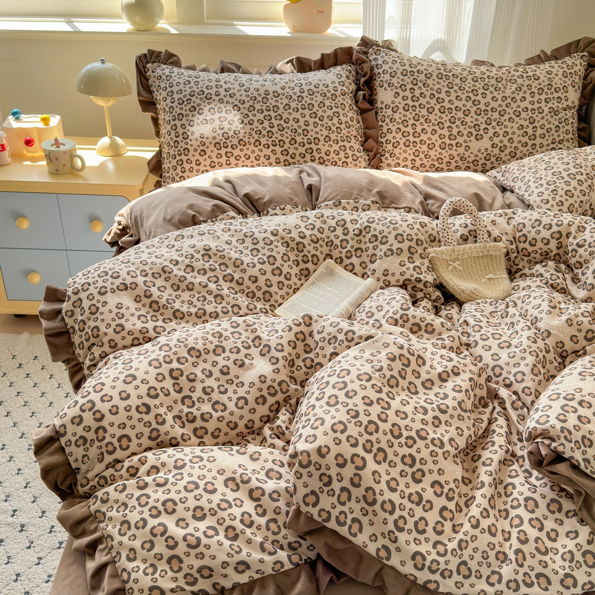 91家纺网 家纺一手货源 找家纺 淑女公社家纺 2025秋冬新款纯棉双层纱加韩国绒四件套 甜酷女孩 咖