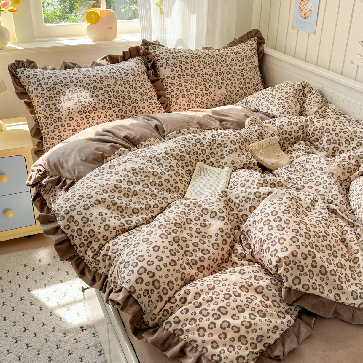 91家纺网 家纺一手货源 找家纺 淑女公社家纺 2025秋冬新款纯棉双层纱加韩国绒四件套 甜酷女孩 咖