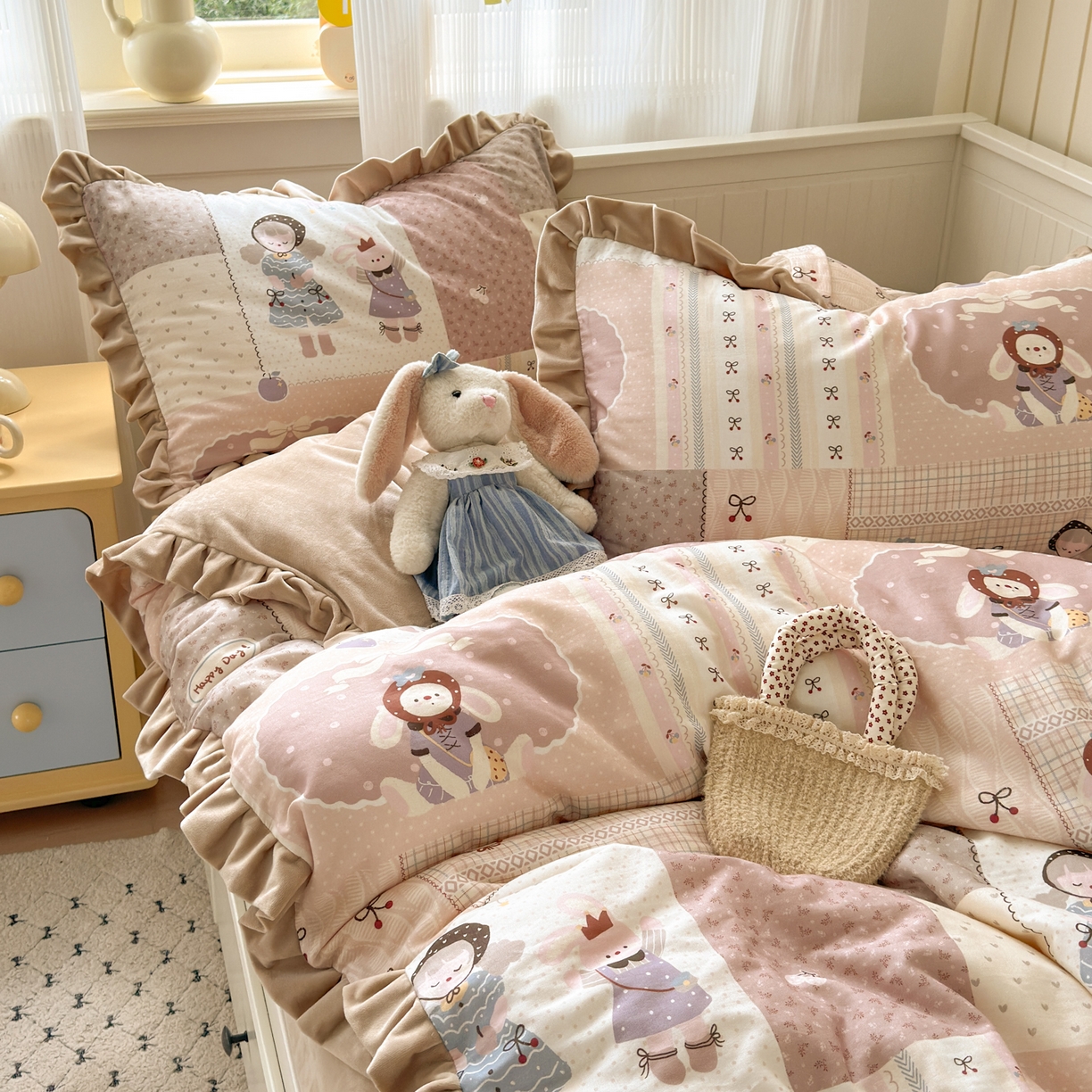 91家纺网 家纺一手货源 找家纺 淑女公社家纺 2025秋冬新款纯棉双层纱加韩国绒四件套 童趣