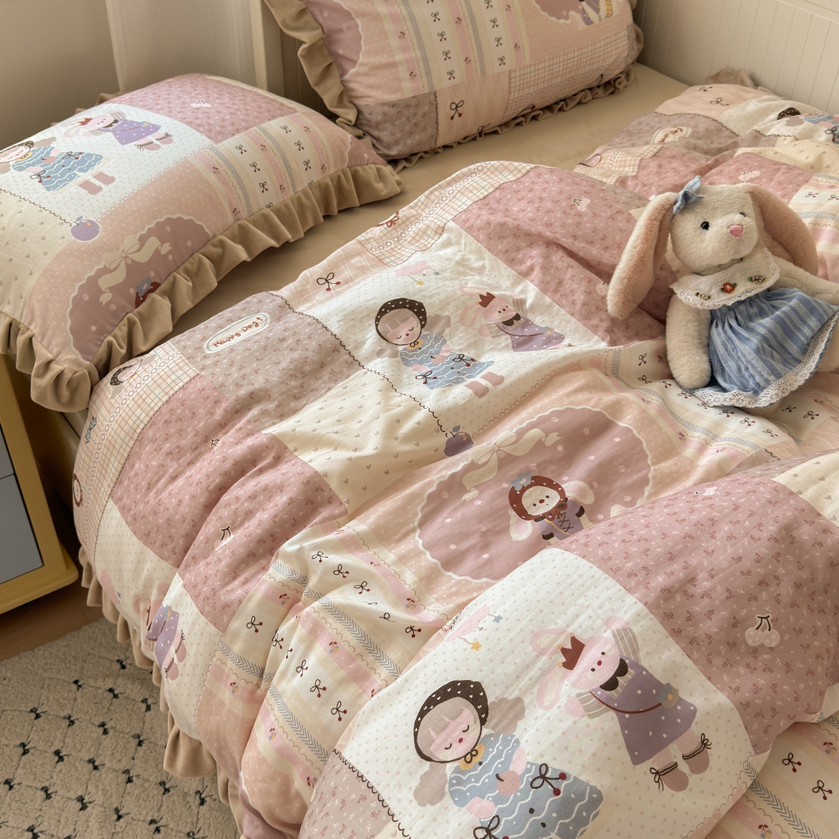 91家纺网 家纺一手货源 找家纺 淑女公社家纺 2025秋冬新款纯棉双层纱加韩国绒四件套 童趣