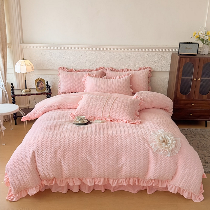 乐嘉盈2025年新款纯色刺绣床裙款牛奶绒四件套-云栖 云栖-粉