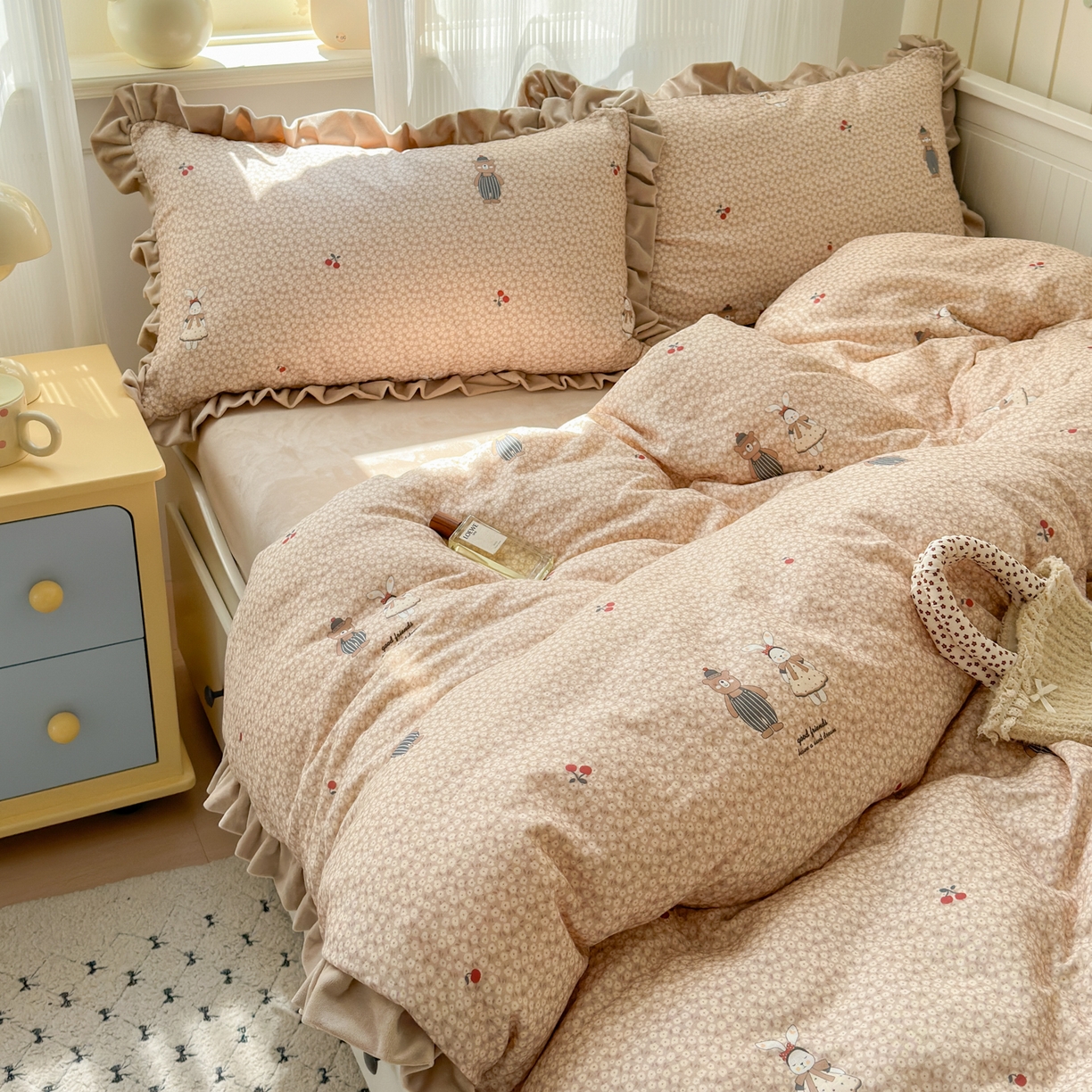 91家纺网 家纺一手货源 找家纺 淑女公社家纺 2025秋冬新款纯棉双层纱加韩国绒四件套 熊先生与兔小姐