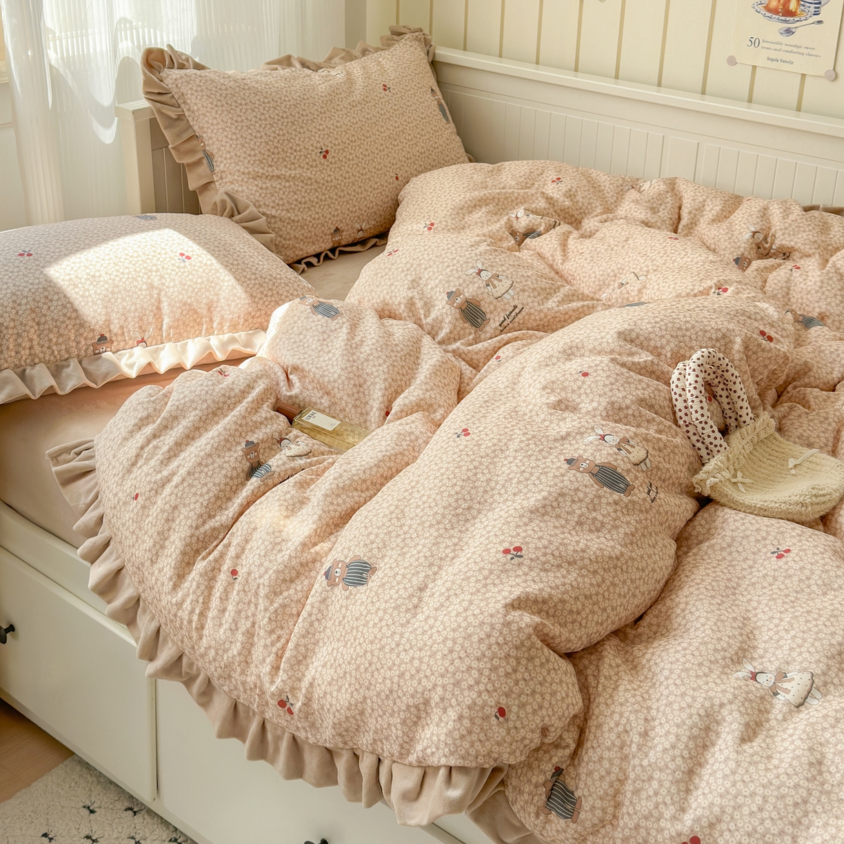 91家纺网 家纺一手货源 找家纺 淑女公社家纺 2025秋冬新款纯棉双层纱加韩国绒四件套 熊先生与兔小姐