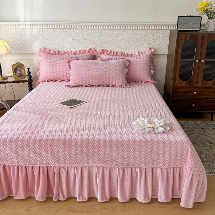 91家纺网 家纺一手货源 找家纺 乐嘉盈2025年新款纯色刺绣床裙款牛奶绒四件套-云栖 云栖-豆沙