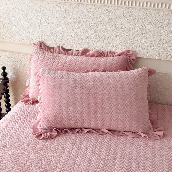 91家纺网 家纺一手货源 找家纺 乐嘉盈2025年新款纯色刺绣床裙款牛奶绒四件套-云栖 云栖-豆沙