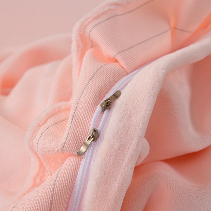 91家纺网 家纺一手货源 找家纺 优家居 2025新款240克高克重牛奶绒单件床裙韩版刺绣花牛奶绒床裙三件套 安娜-浅粉