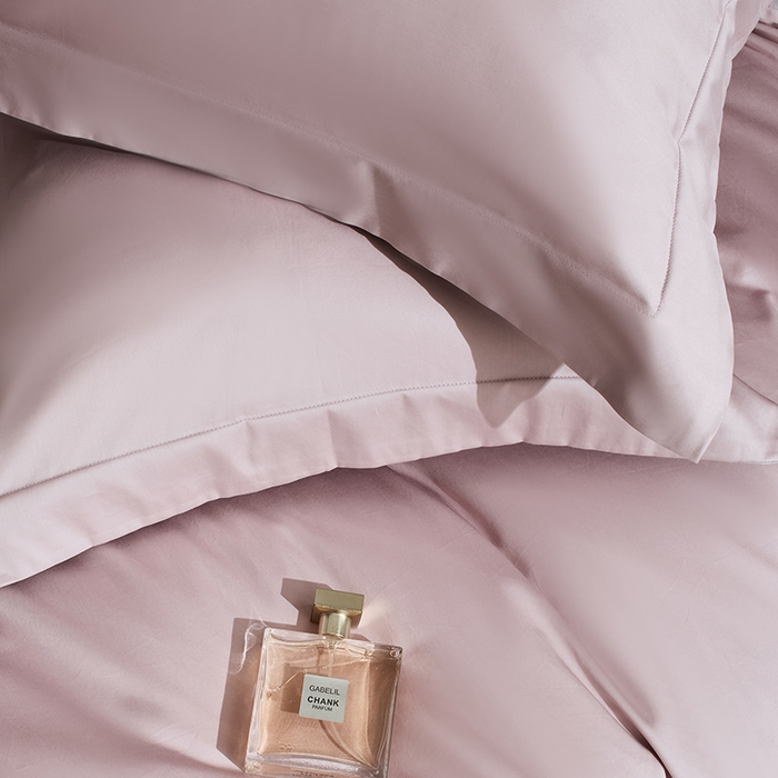 91家纺网 家纺一手货源 找家纺 LADYCOCO可可家居 2025新款三开口贡缎夹棉四件套 优易套/U易套 三开口被套，唯一专利发明单位，全球专利布局（控价不低于410元） 浅粉+浅灰