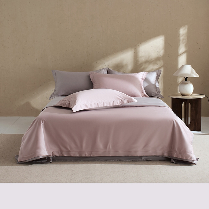 91家纺网 家纺一手货源 找家纺 LADYCOCO可可家居 2025新款三开口贡缎夹棉四件套 优易套/U易套 三开口被套，唯一专利发明单位，全球专利布局（控价不低于410元） 浅粉+浅灰