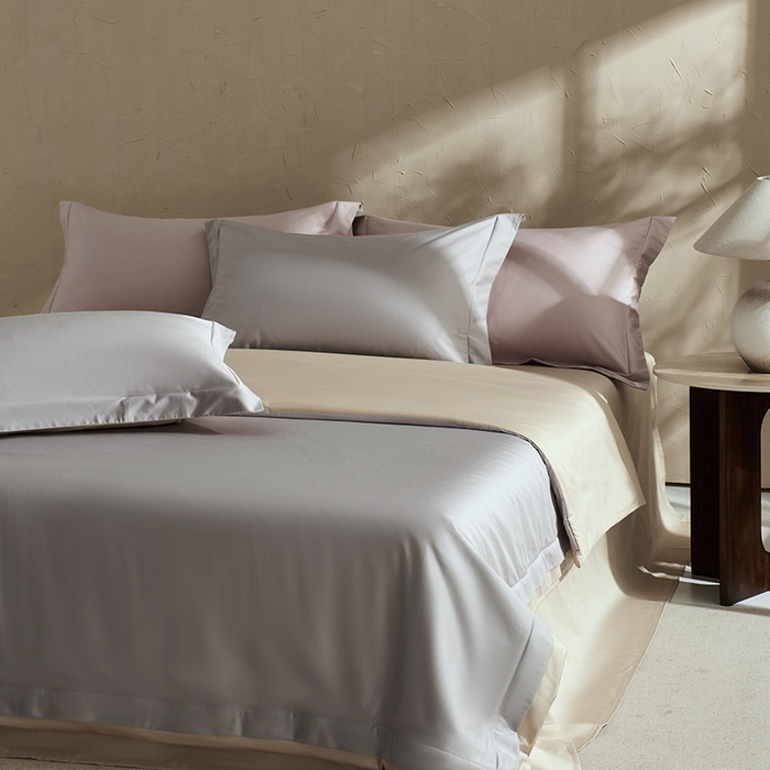 91家纺网 家纺一手货源 找家纺 LADYCOCO可可家居 2025新款三开口贡缎夹棉四件套 优易套/U易套 三开口被套，唯一专利发明单位，全球专利布局（控价不低于410元） 浅灰+卡其