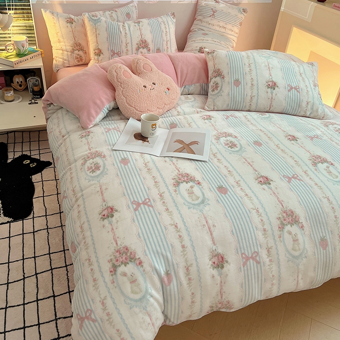 91家纺网 家纺一手货源 找家纺 瑞莱 2025新款A类200克高克重秋冬印花牛奶绒四件套-卡通系列 花环兔