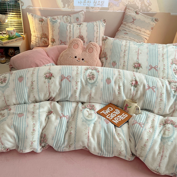 91家纺网 家纺一手货源 找家纺 瑞莱 2025新款A类200克高克重秋冬印花牛奶绒四件套-卡通系列 花环兔