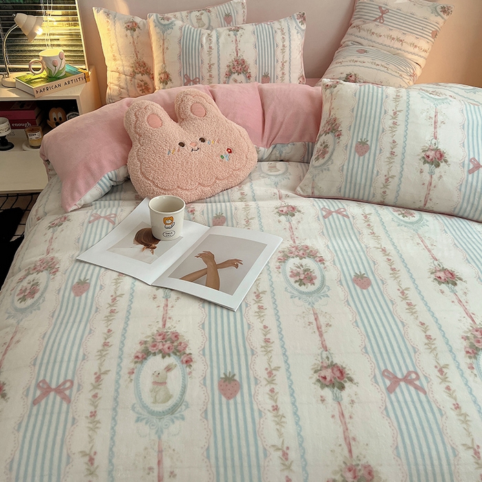 91家纺网 家纺一手货源 找家纺 瑞莱 2025新款A类200克高克重秋冬印花牛奶绒四件套-卡通系列 花环兔