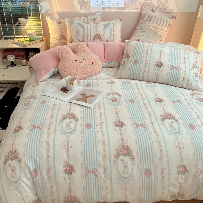 91家纺网 家纺一手货源 找家纺 瑞莱 2025新款A类200克高克重秋冬印花牛奶绒四件套-卡通系列 花环兔