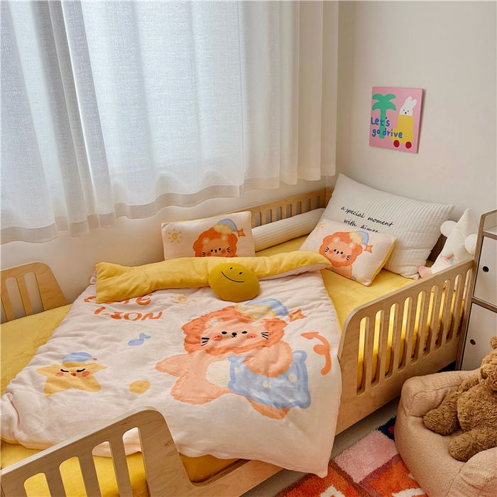 91家纺网 家纺一手货源 找家纺 萌宝家纺 2025新款大版牛奶绒被套加厚保暖儿童三件套-萌宠系列 小狮子