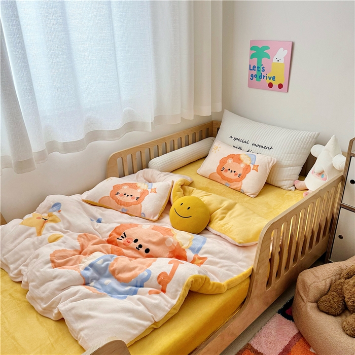 91家纺网 家纺一手货源 找家纺 萌宝家纺 2025新款大版牛奶绒被套加厚保暖儿童三件套-萌宠系列 小狮子