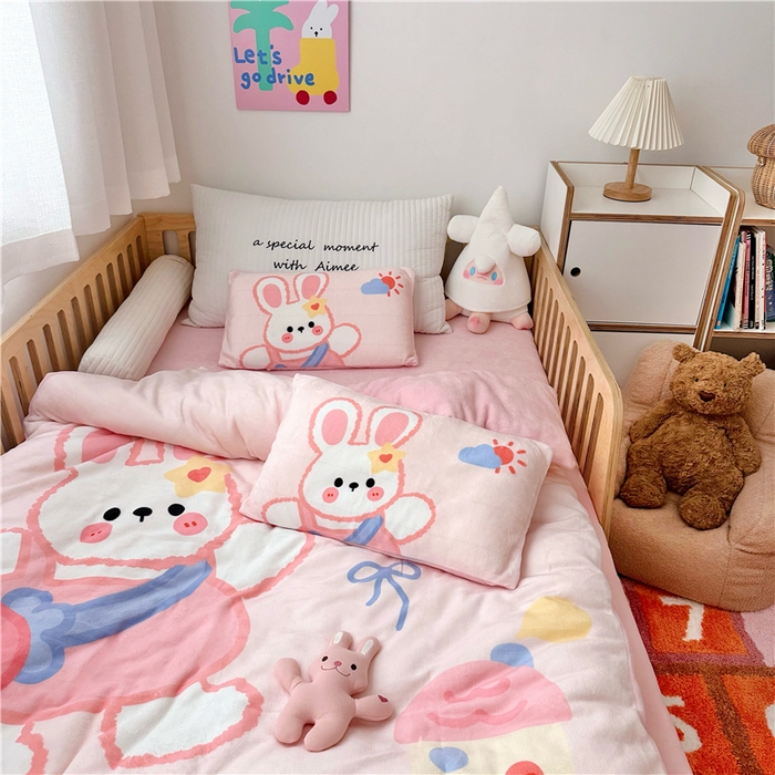 91家纺网 家纺一手货源 找家纺 萌宝家纺 2025新款大版牛奶绒被套加厚保暖儿童三件套-萌宠系列 小兔子