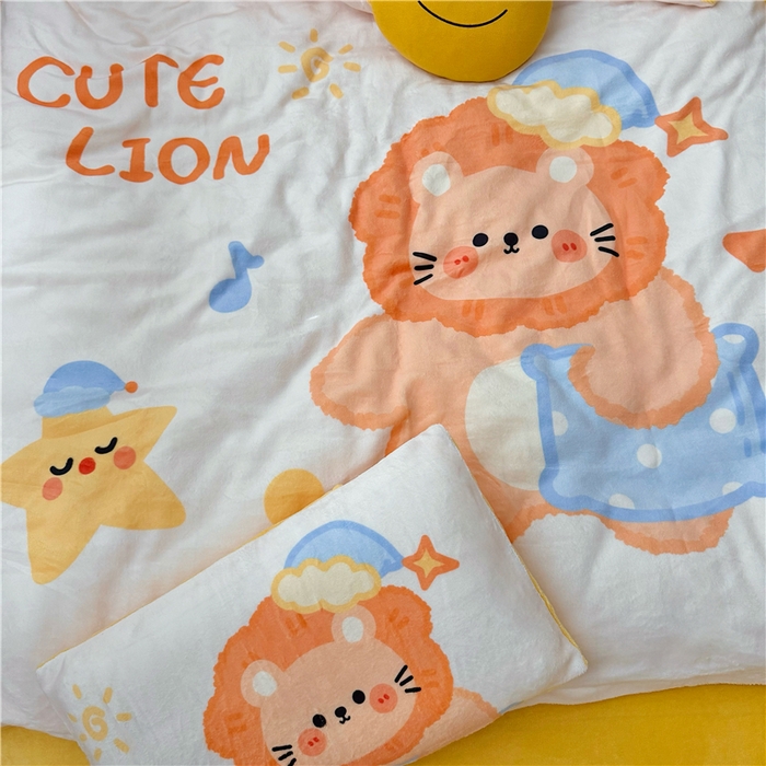 91家纺网 家纺一手货源 找家纺 萌宝家纺 2025新款大版牛奶绒被套加厚保暖儿童三件套-萌宠系列 小狮子