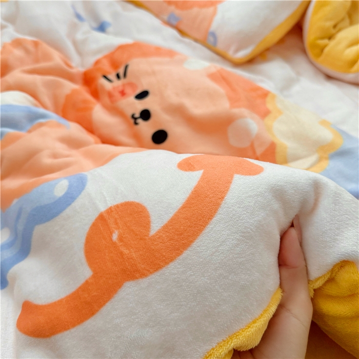 91家纺网 家纺一手货源 找家纺 萌宝家纺 2025新款大版牛奶绒被套加厚保暖儿童三件套-萌宠系列 小狮子