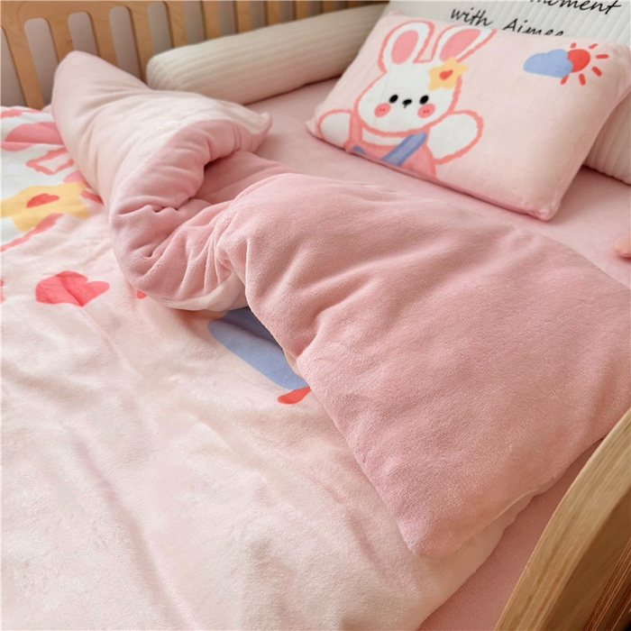 91家纺网 家纺一手货源 找家纺 萌宝家纺 2025新款大版牛奶绒被套加厚保暖儿童三件套-萌宠系列 小兔子