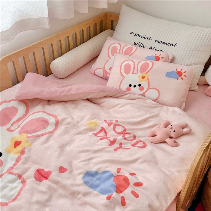91家纺网 家纺一手货源 找家纺 萌宝家纺 2025新款大版牛奶绒被套加厚保暖儿童三件套-萌宠系列 小兔子