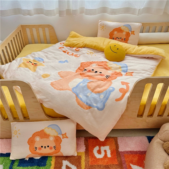 91家纺网 家纺一手货源 找家纺 萌宝家纺 2025新款大版牛奶绒被套加厚保暖儿童三件套-萌宠系列 小狮子