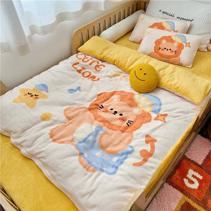 91家纺网 家纺一手货源 找家纺 萌宝家纺 2025新款大版牛奶绒被套加厚保暖儿童三件套-萌宠系列 小狮子