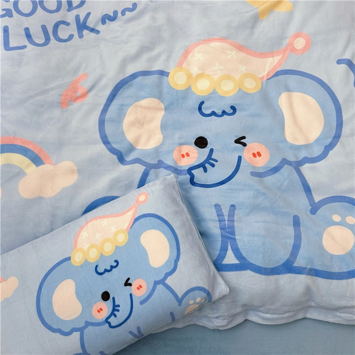 91家纺网 家纺一手货源 找家纺 萌宝家纺 2025新款大版牛奶绒被套加厚保暖儿童三件套-萌宠系列 小象