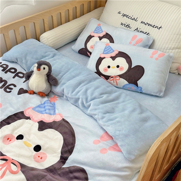 91家纺网 家纺一手货源 找家纺 萌宝家纺 2025新款大版牛奶绒被套加厚保暖儿童三件套-萌宠系列 小企鹅