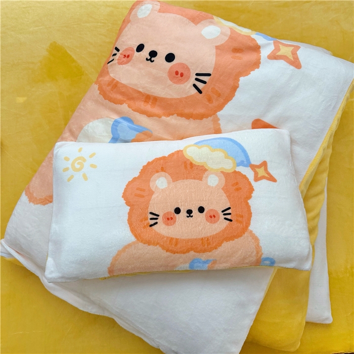 91家纺网 家纺一手货源 找家纺 萌宝家纺 2025新款大版牛奶绒被套加厚保暖儿童三件套-萌宠系列 小狮子