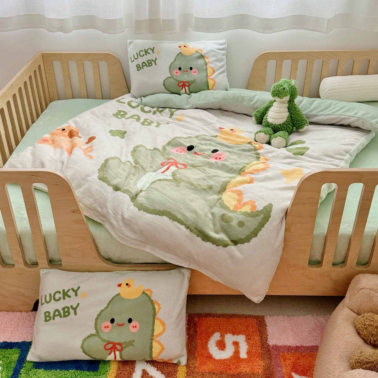 91家纺网 家纺一手货源 找家纺 萌宝家纺 2025新款大版牛奶绒被套加厚保暖儿童三件套-萌宠系列 小恐龙